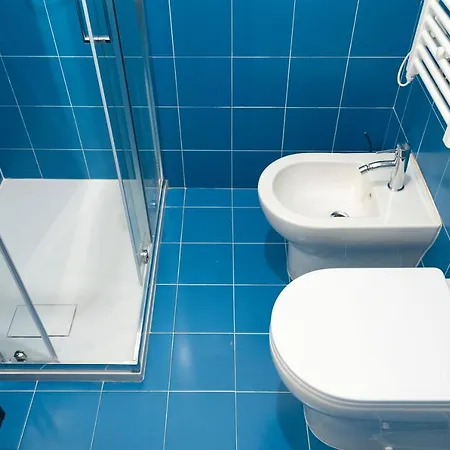 Quiet In The Heart Of The * 트리에스테