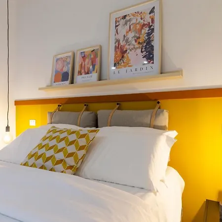 Quiet In The Heart Of The * Terst